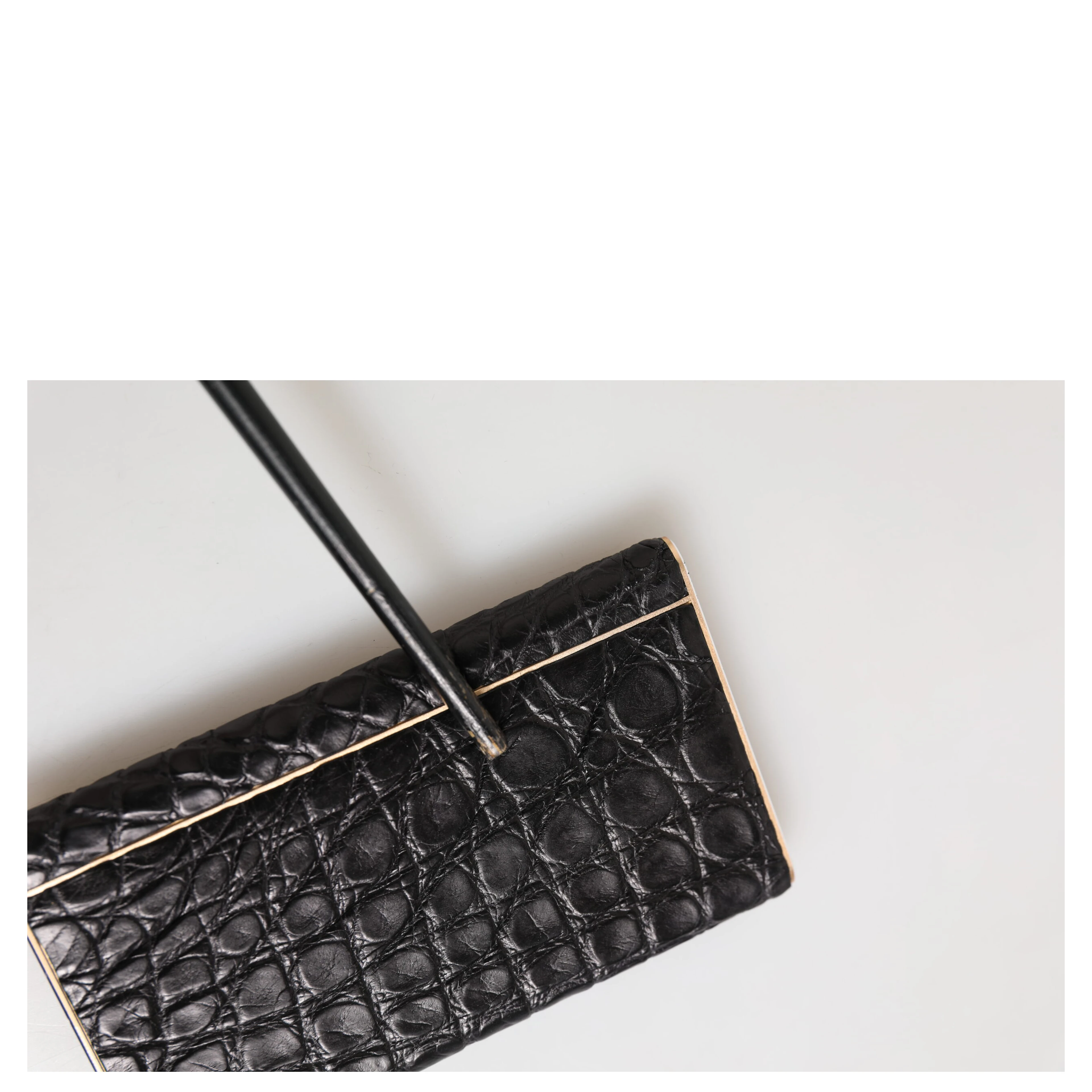 Black Leather Embossed Exotic 3000mAh  Power Bank Charger USB