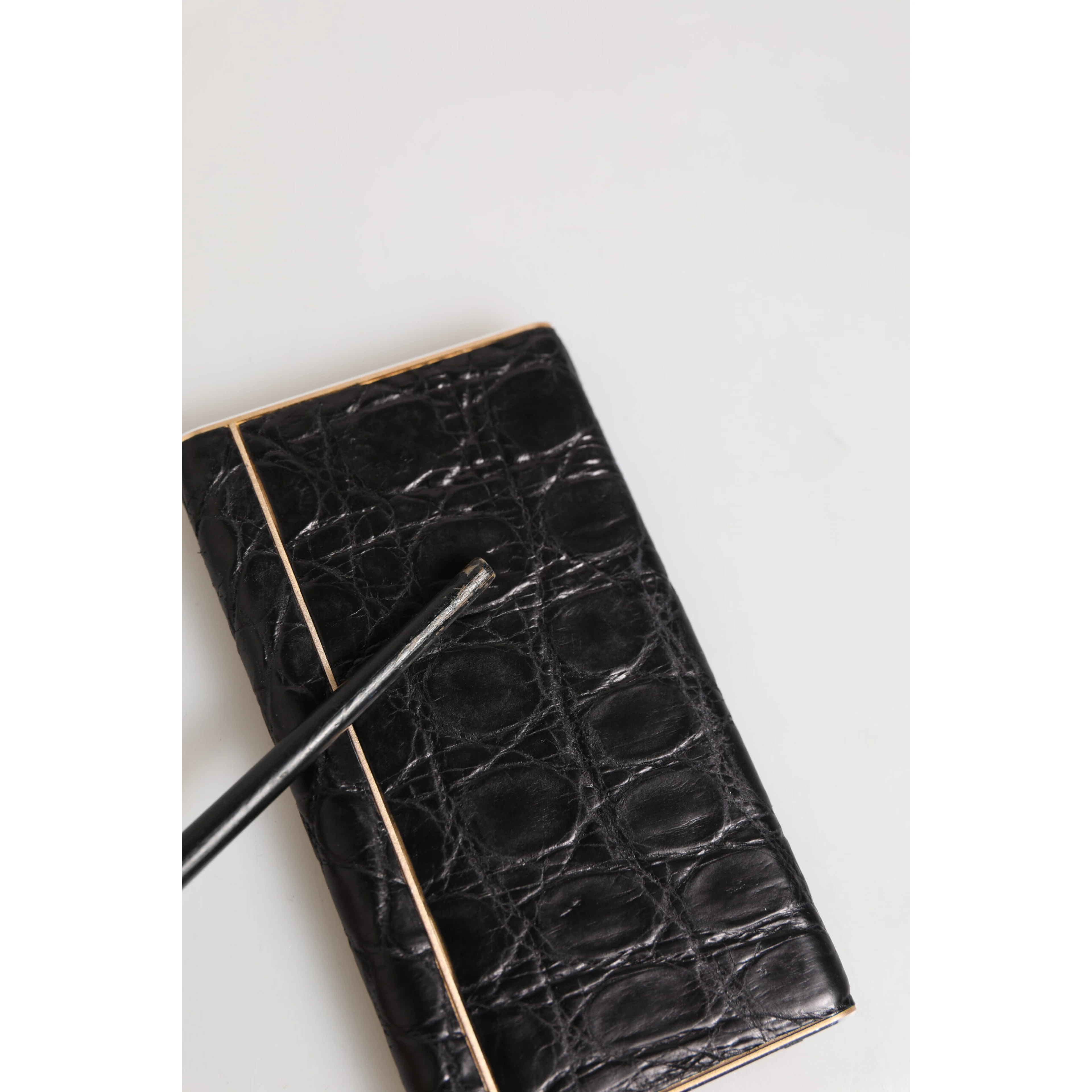 Black Leather Embossed Skin 3000mAh Power Bank Charger USB