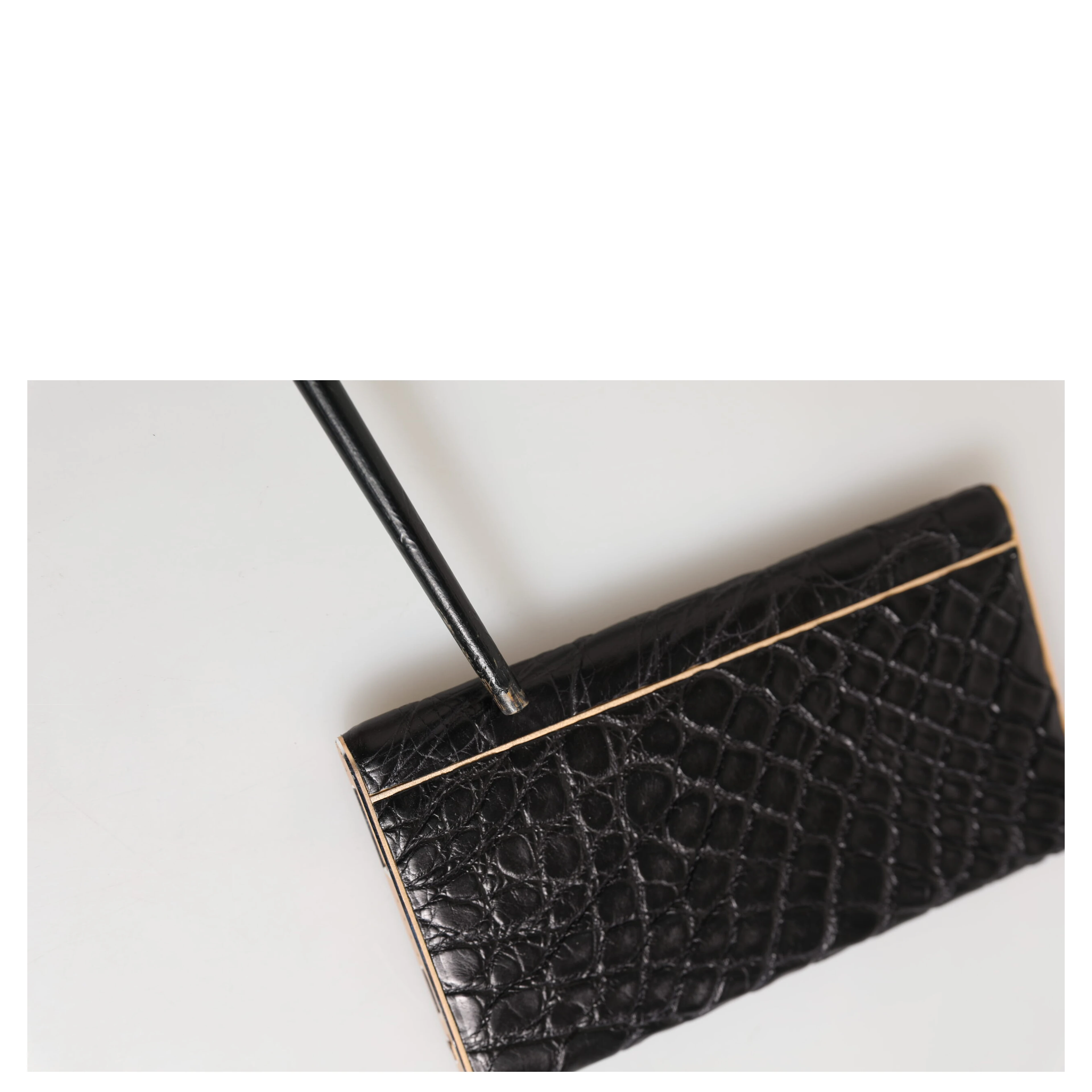 Black Exoctic Leather Embossed 3000mAh Power Bank Charger USB