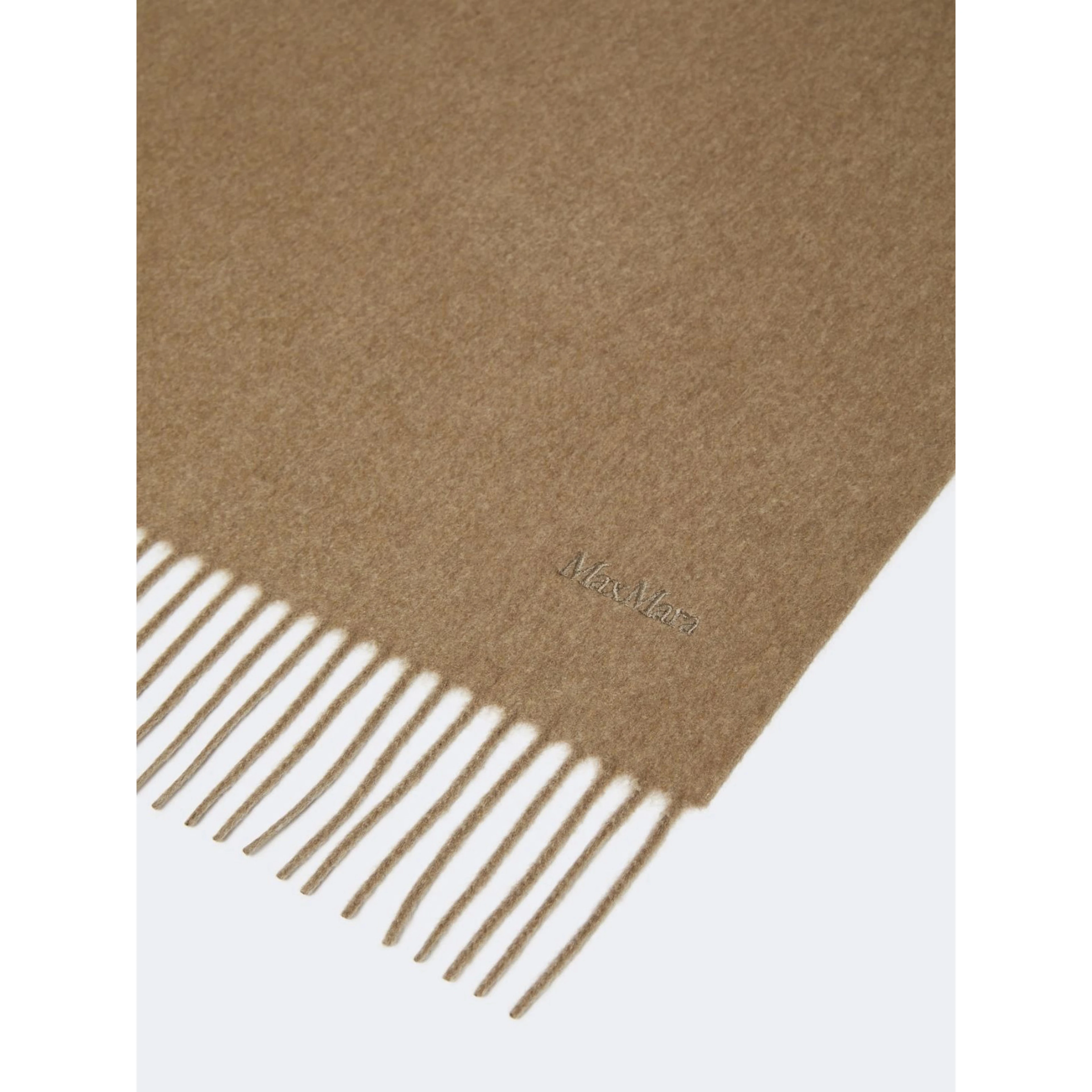MAX MARA THROWS A SCARF
