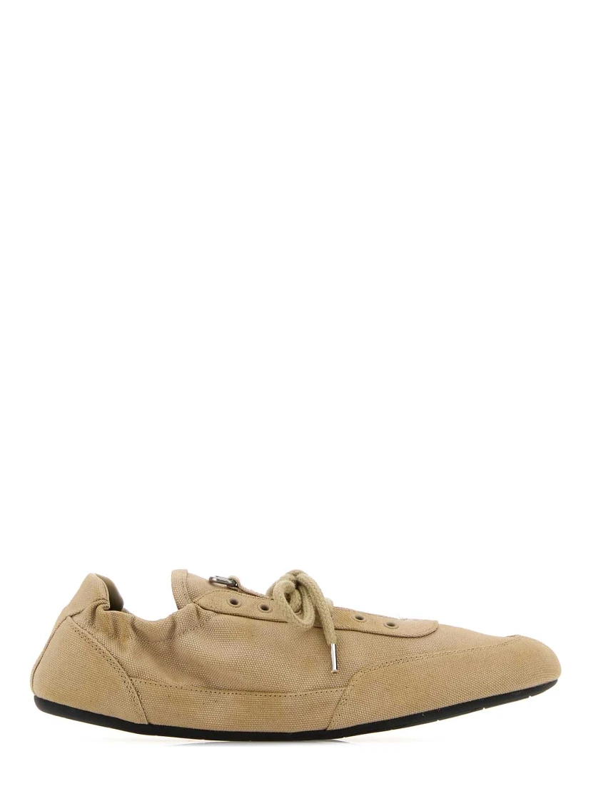 LACED SHOES