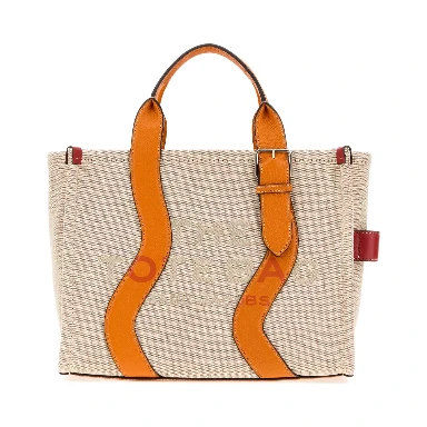THE MEDIUM TOTE