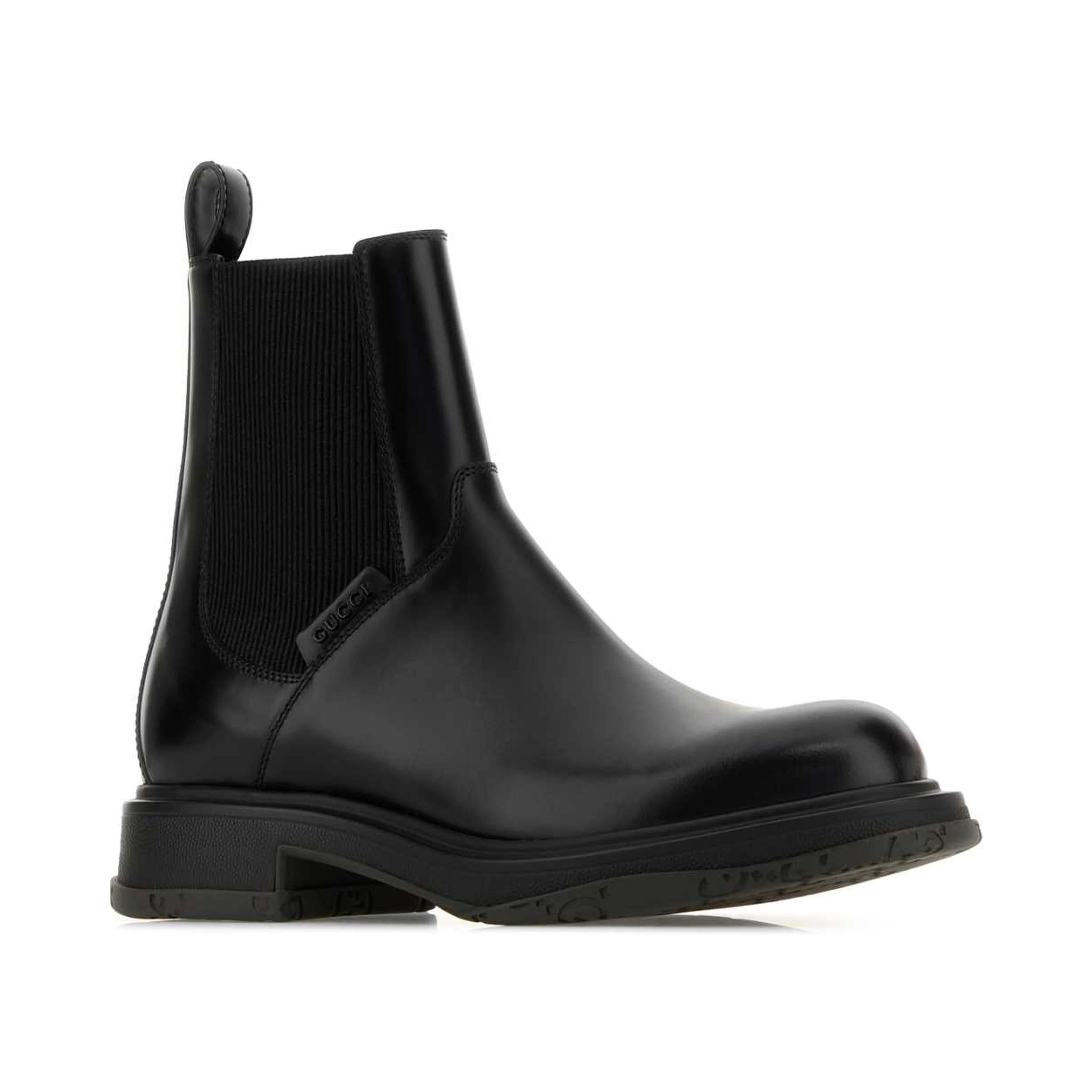 LEATHER UPPER AND RUBBER SOLE BOOTIE