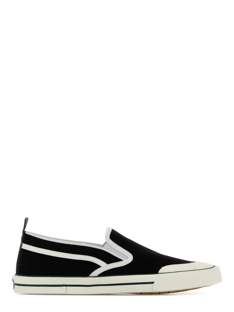FABRIC UPPER AND RUBBER SOLE SHOE