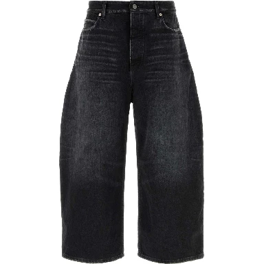 Round Fit Jeans