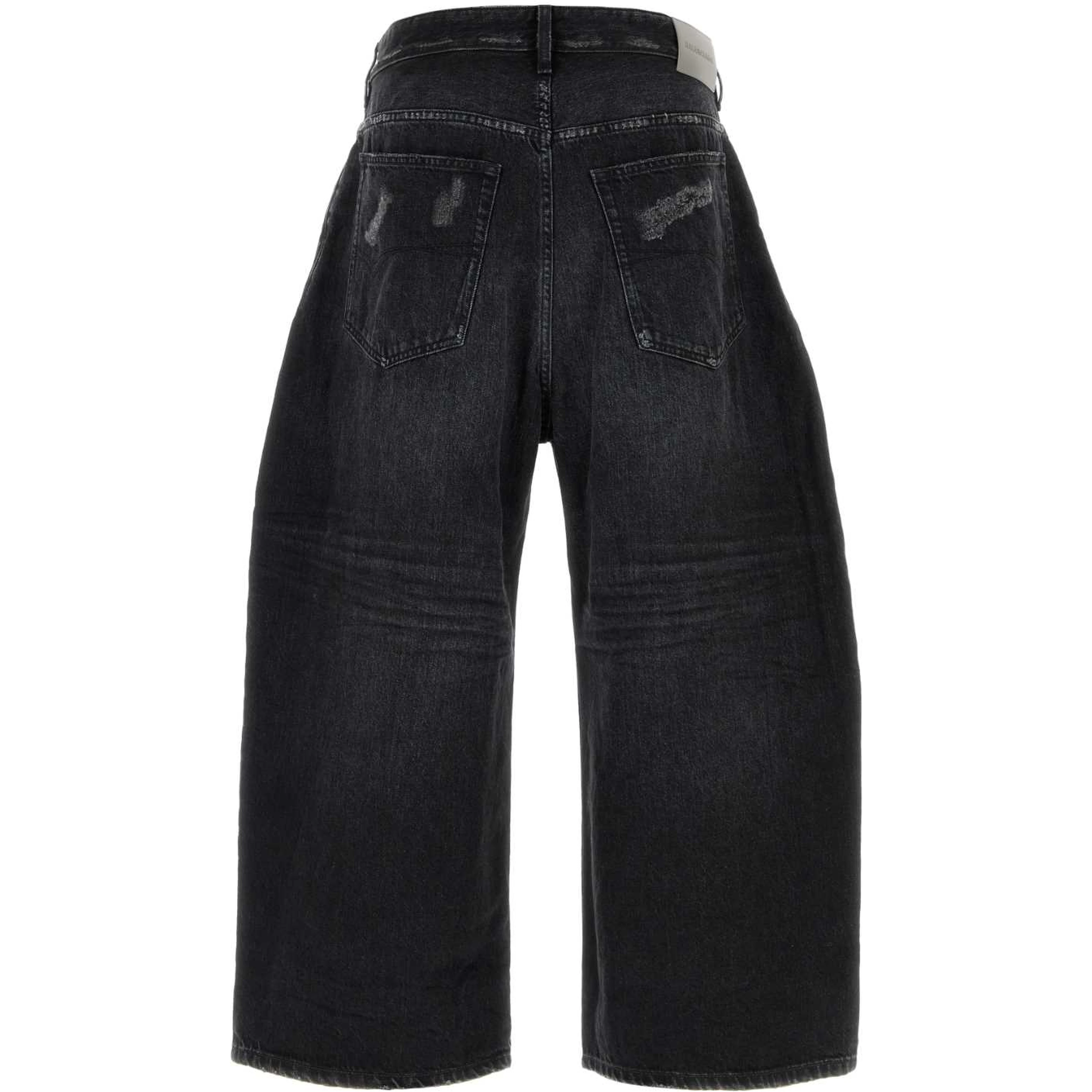 Round Fit Jeans
