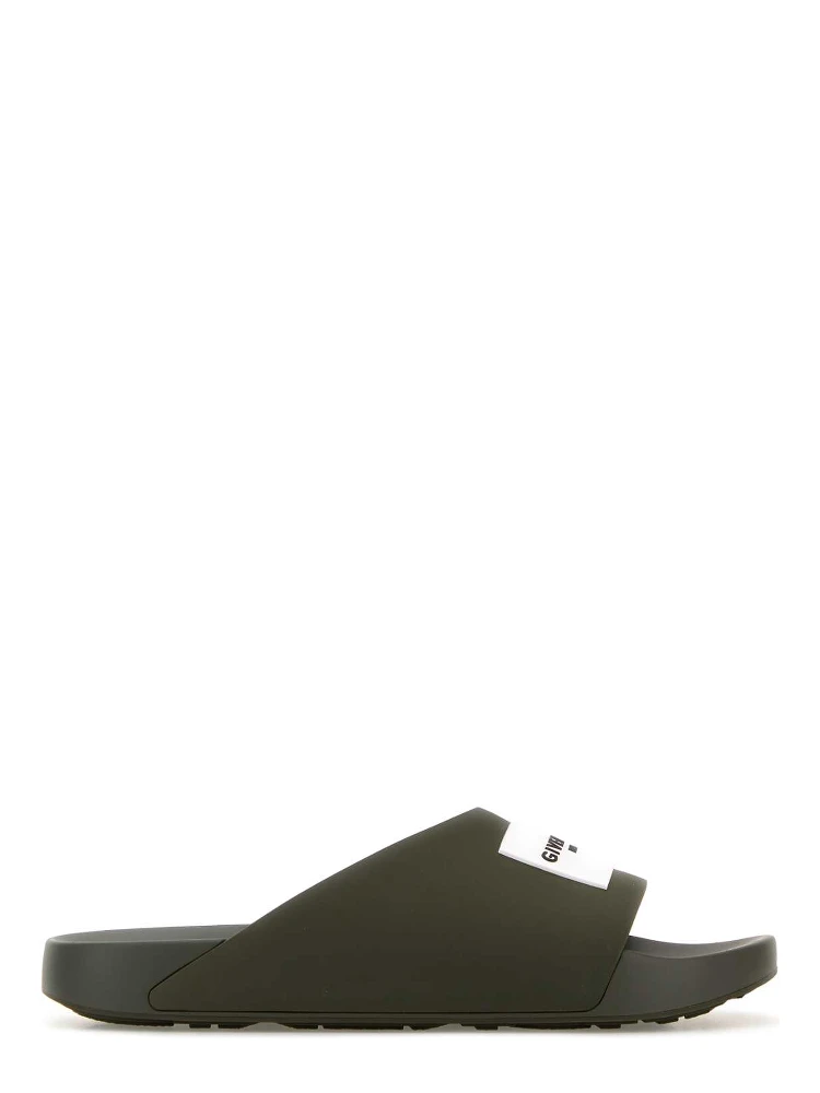 LABEL SLIDE FLAT SANDAL