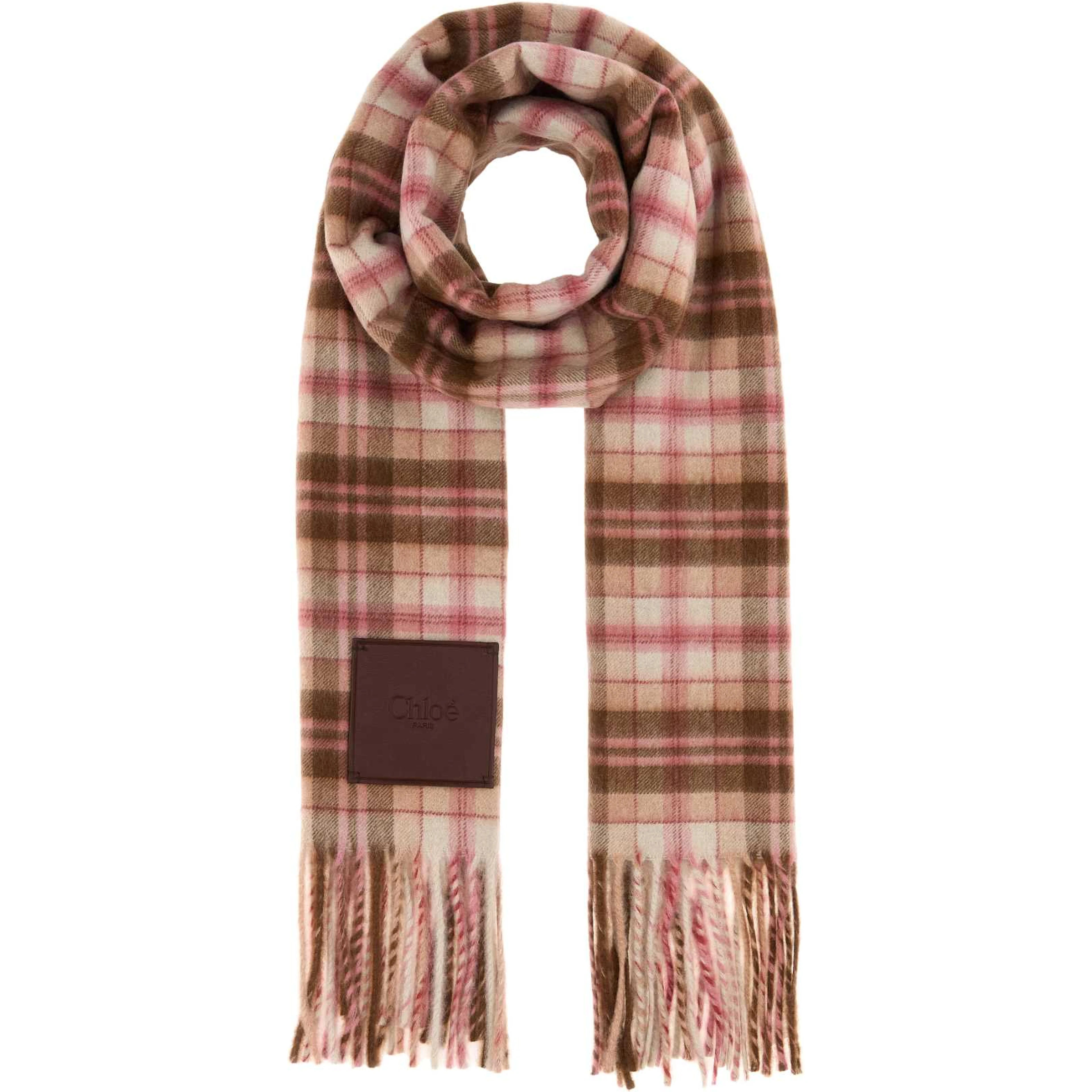TS05 - Chloé In Checks