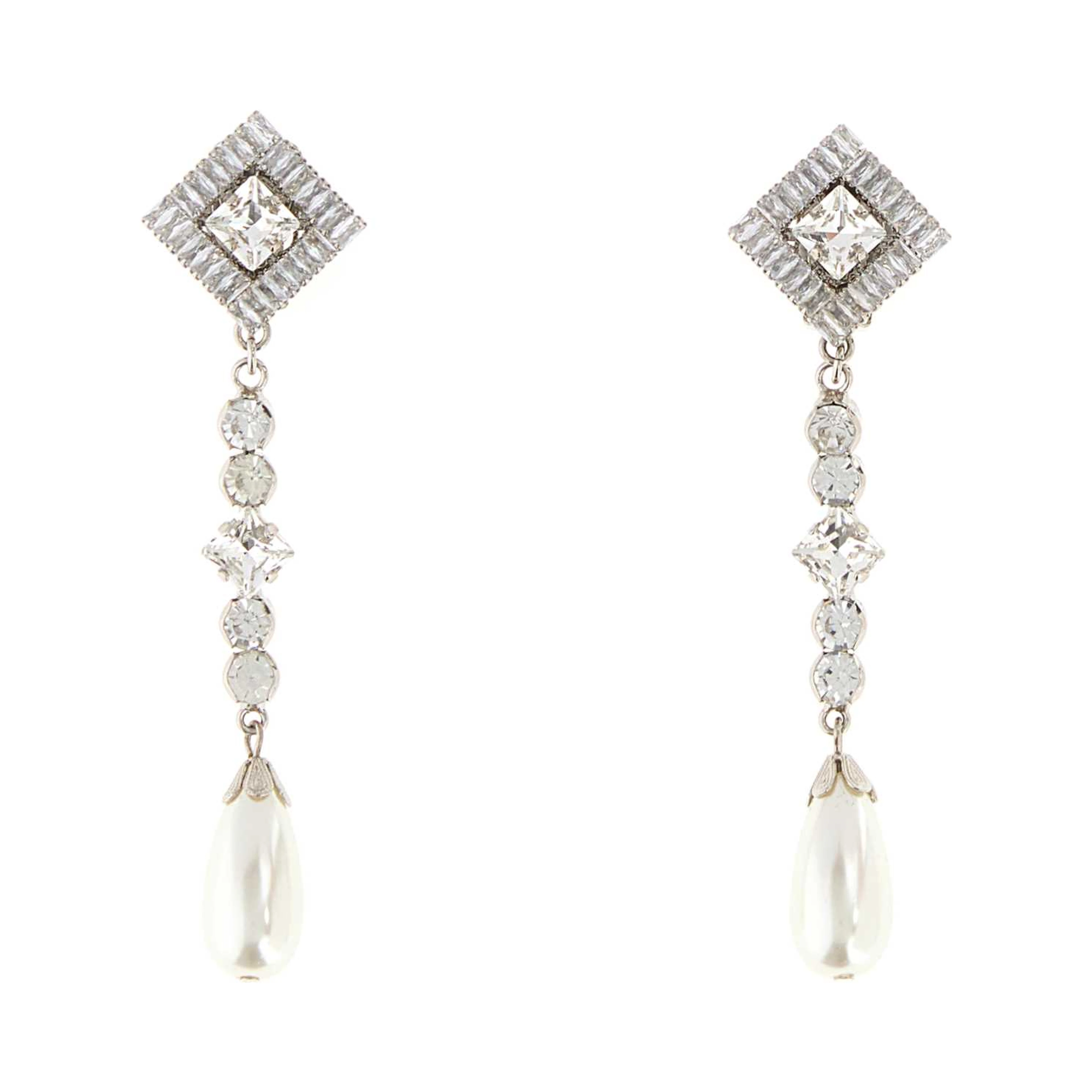 CRYSTAL EARRING WITH PENDANT PEARL