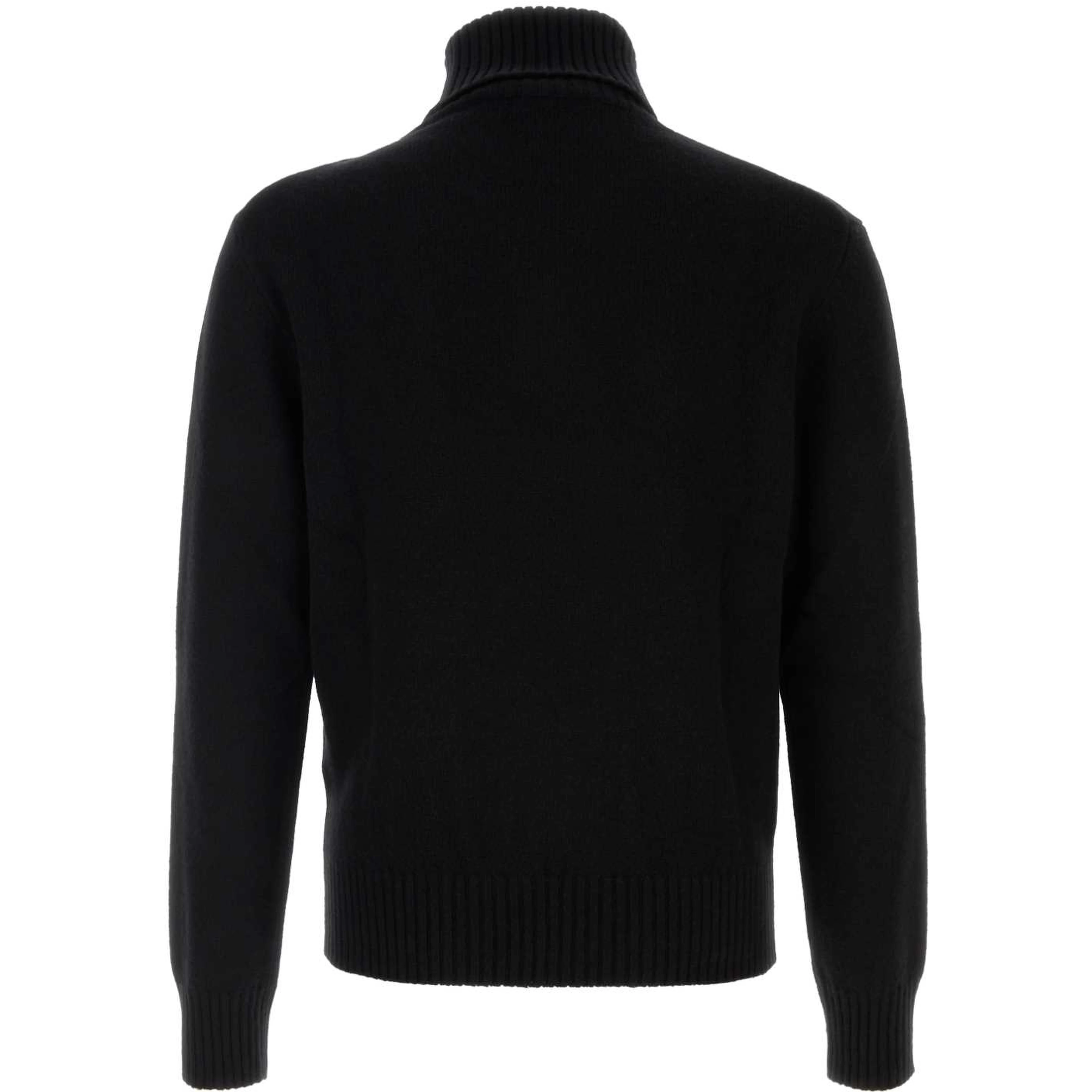 TURTLENECKSWEATERWITHTONALAMIDECOEUR