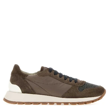 PAIR OF SNEAKERS