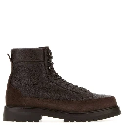 PAIR OF ANKLE BOOTS