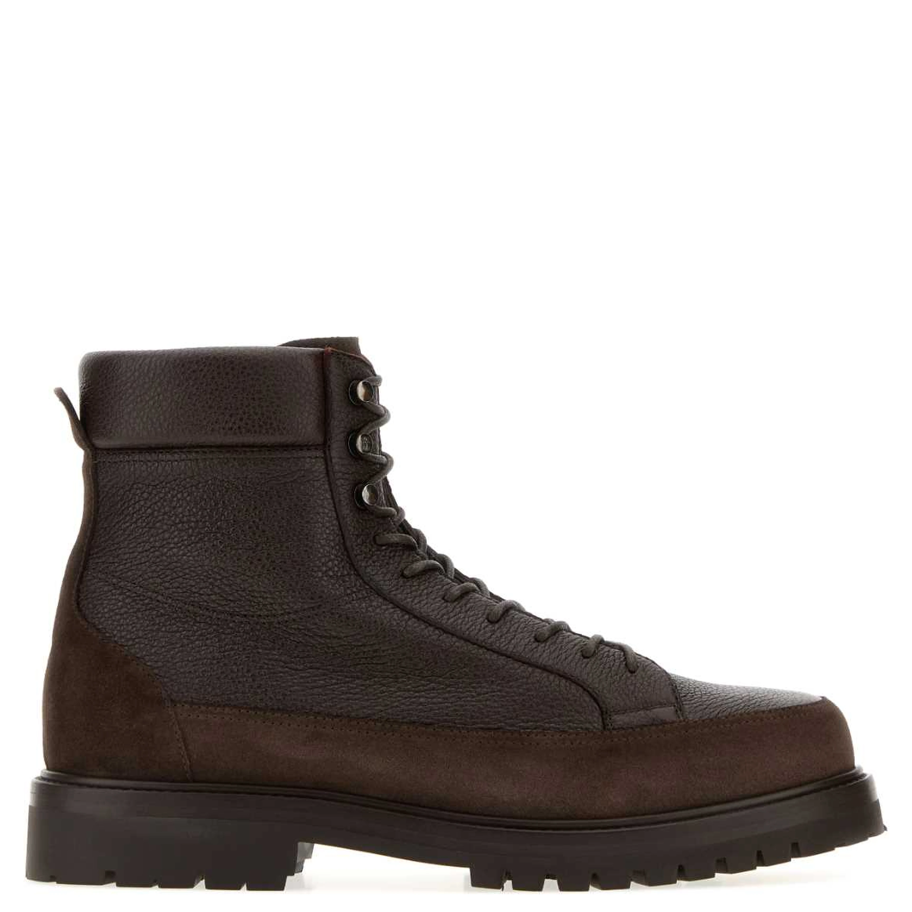 PAIR OF ANKLE BOOTS