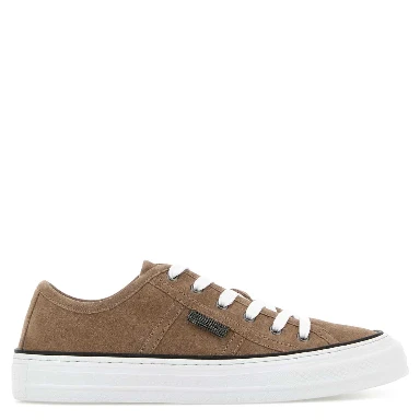 PAIR OF SNEAKERS