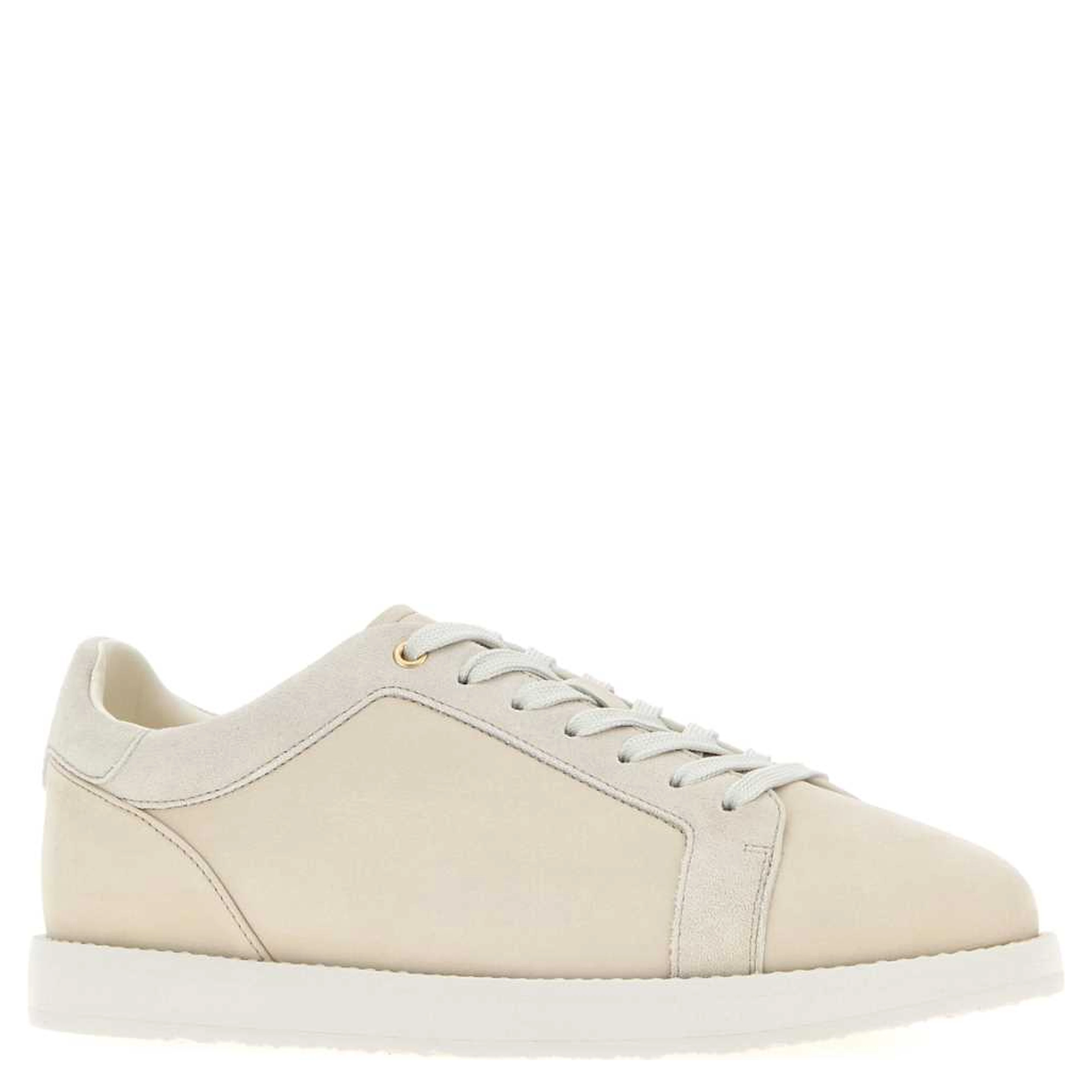 PAIR OF SNEAKERS
