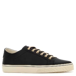 PAIR OF SNEAKERS