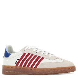 LACE-UP LOW TOP SNEAKERS