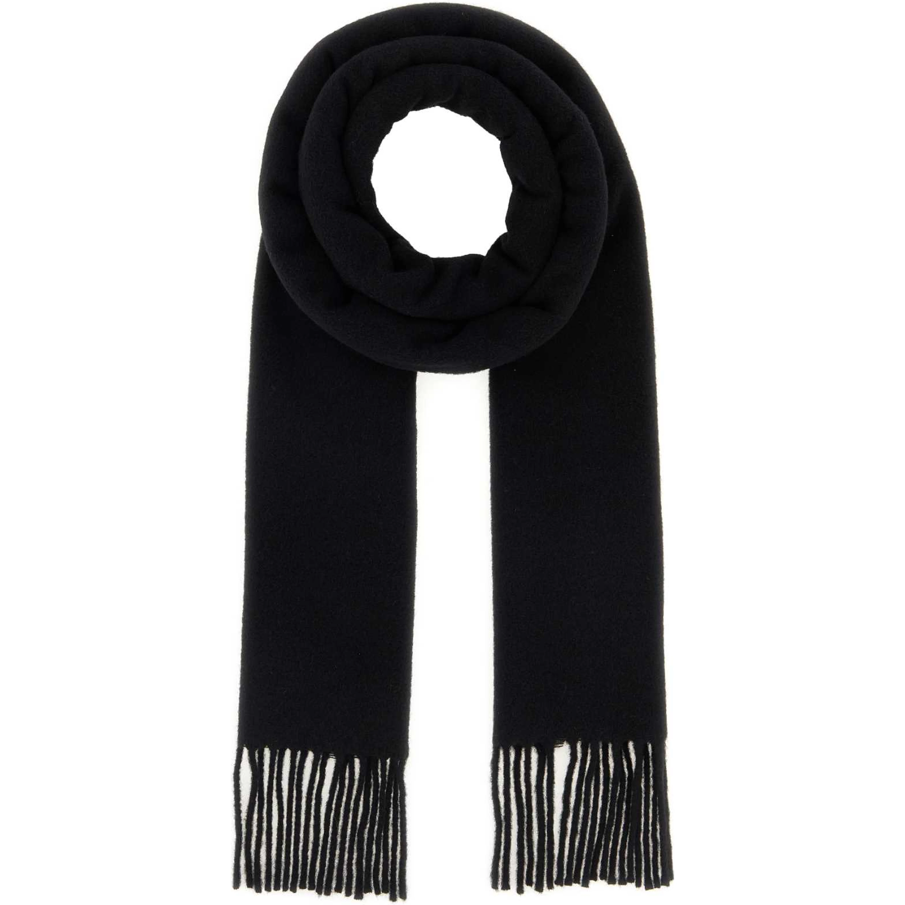 QUOTA-WOOLSCARFWITHREDAMIDECOEUREMBROIDERY