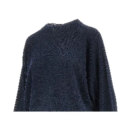 Knitted top with batwing sleeves