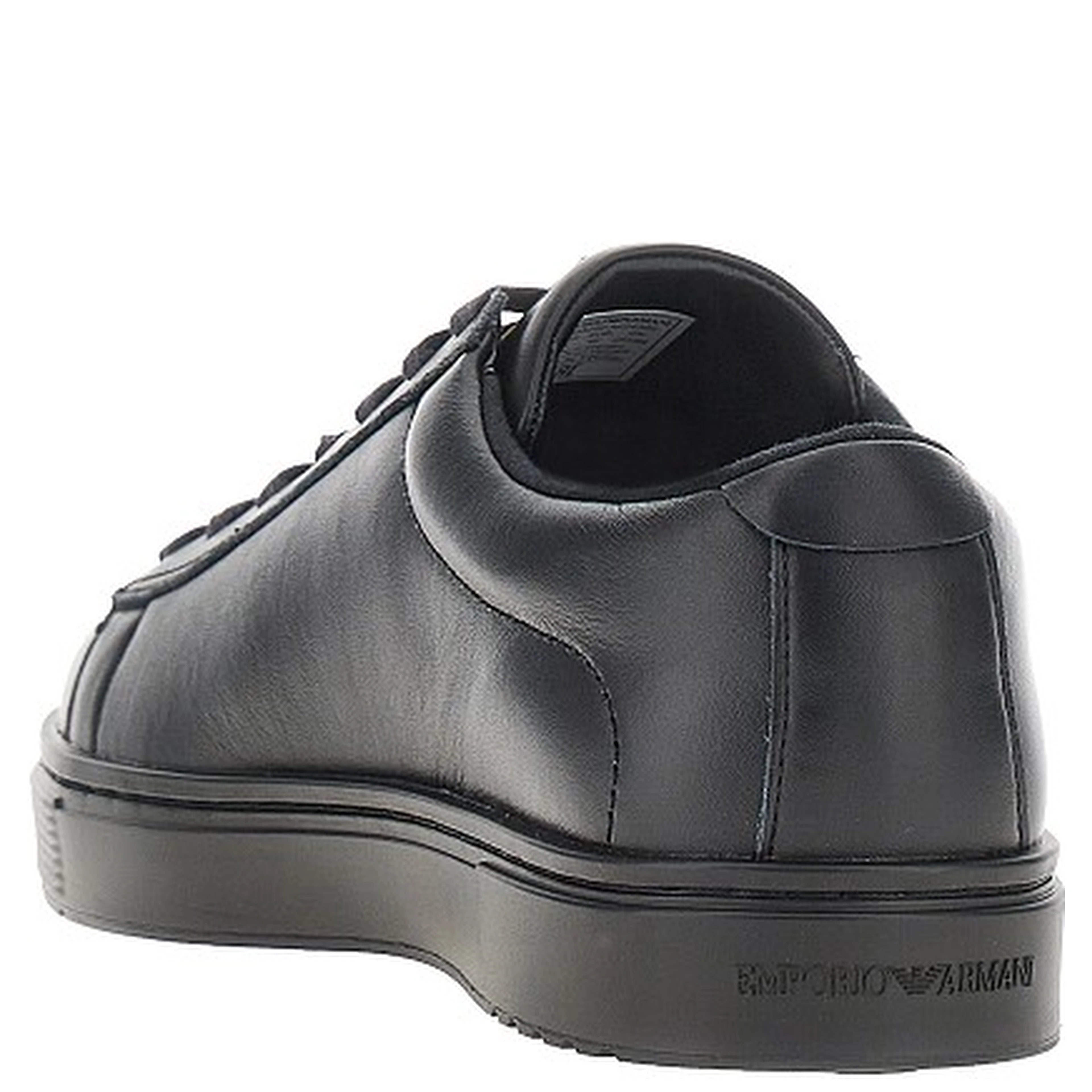 Travel Essential leather sneakers