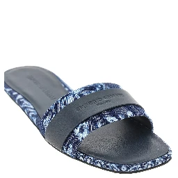 Canvas slides with jacquard Bandana motif