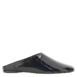 Pantent and brushed leather mules