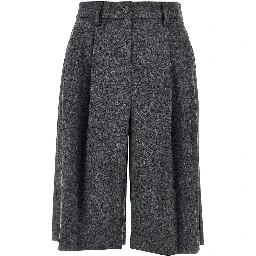 Flannel shorts with darts