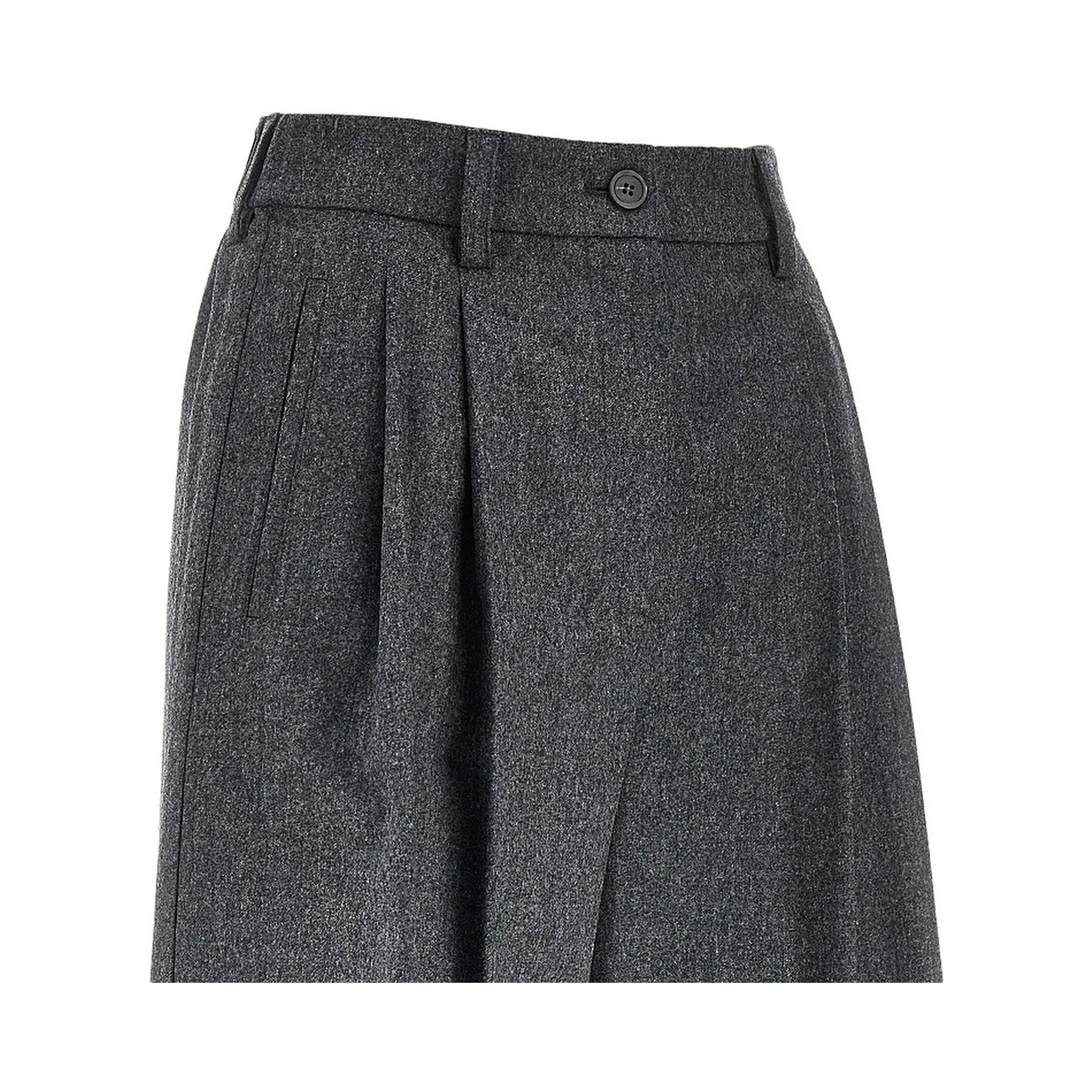 Flannel shorts with darts