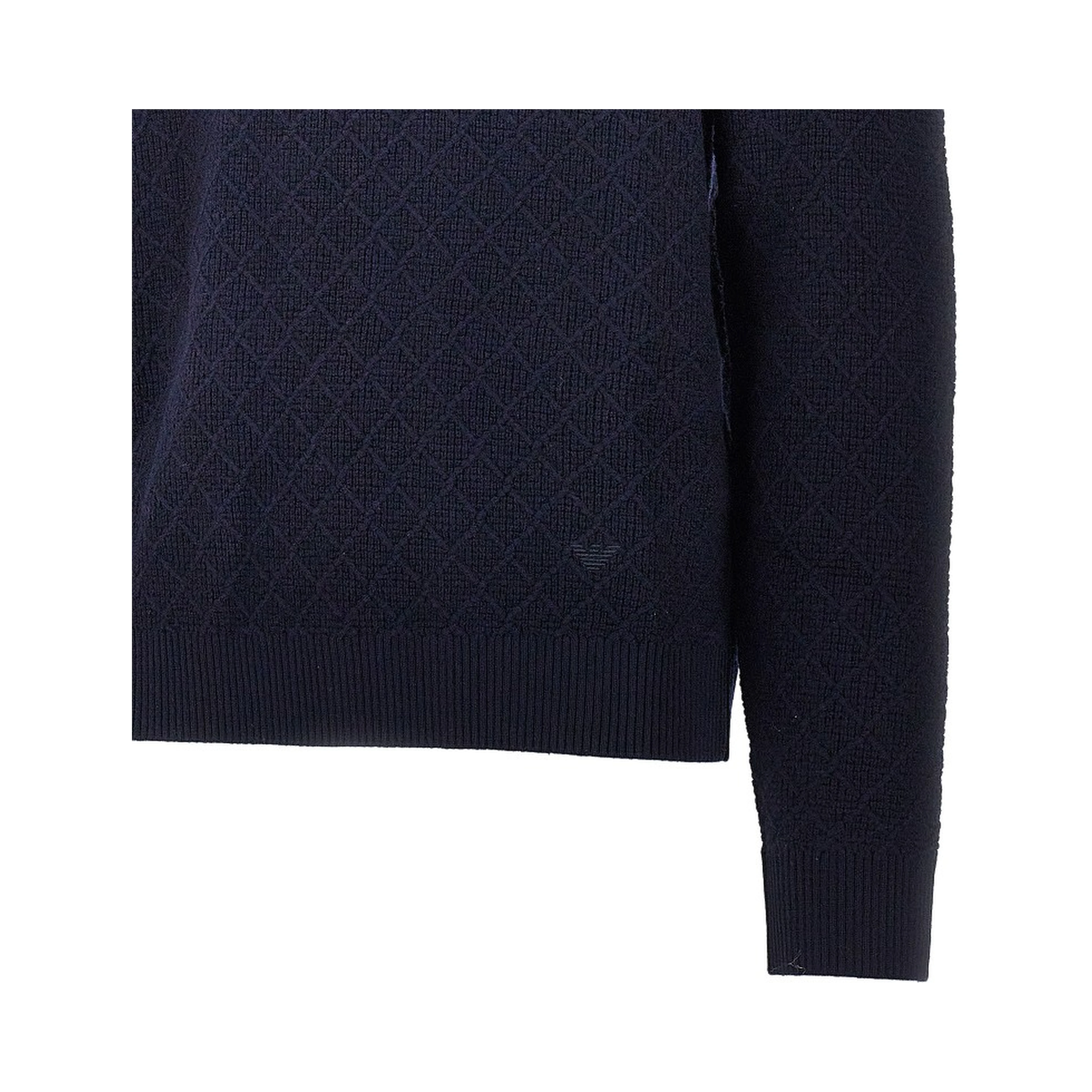 Knitted sweater with diamonds motif