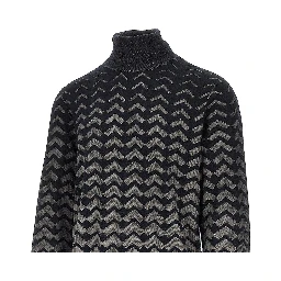 Knitted turtleneck with chevron motif