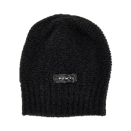 Knitted beanie hat with logo label