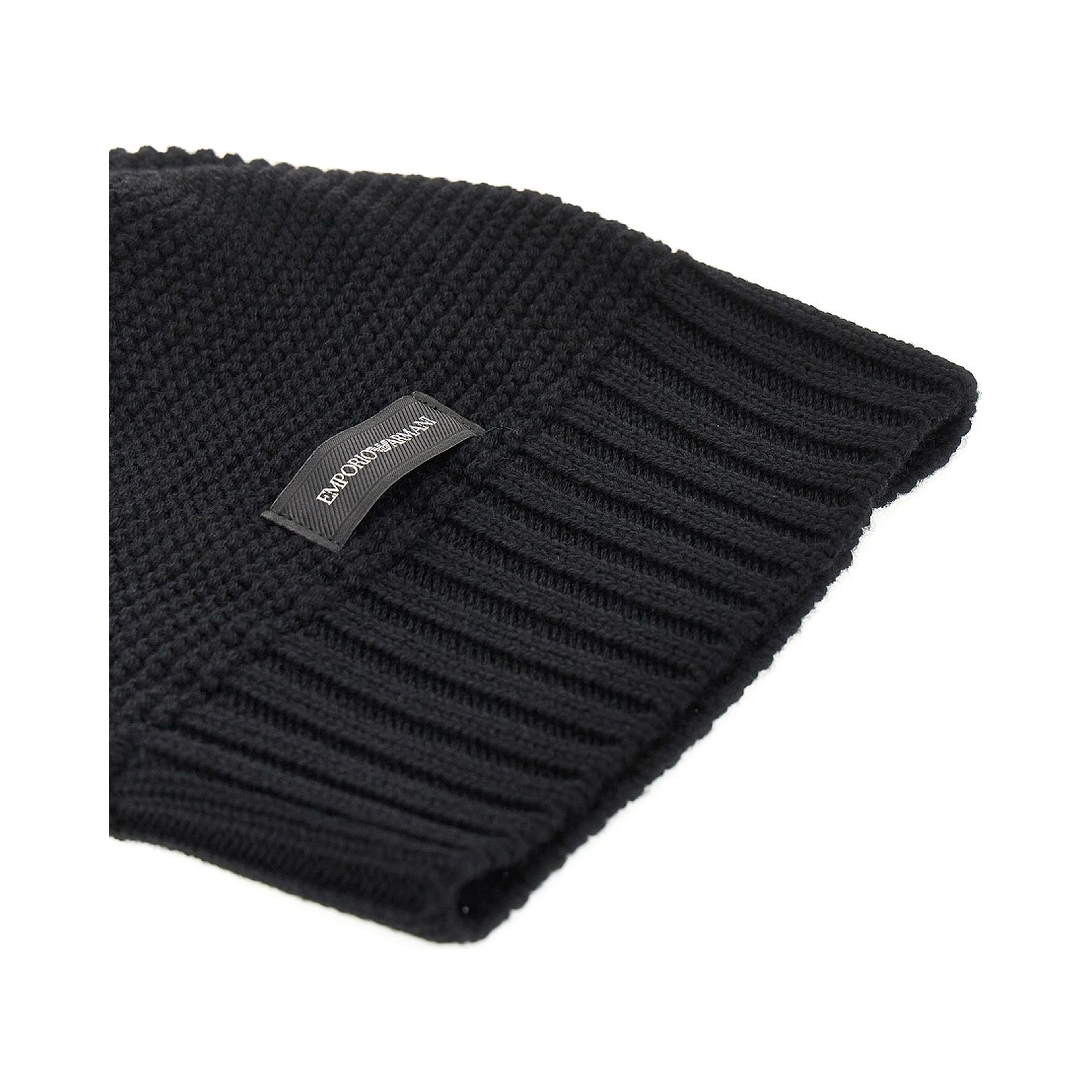 Knitted beanie hat with logo label