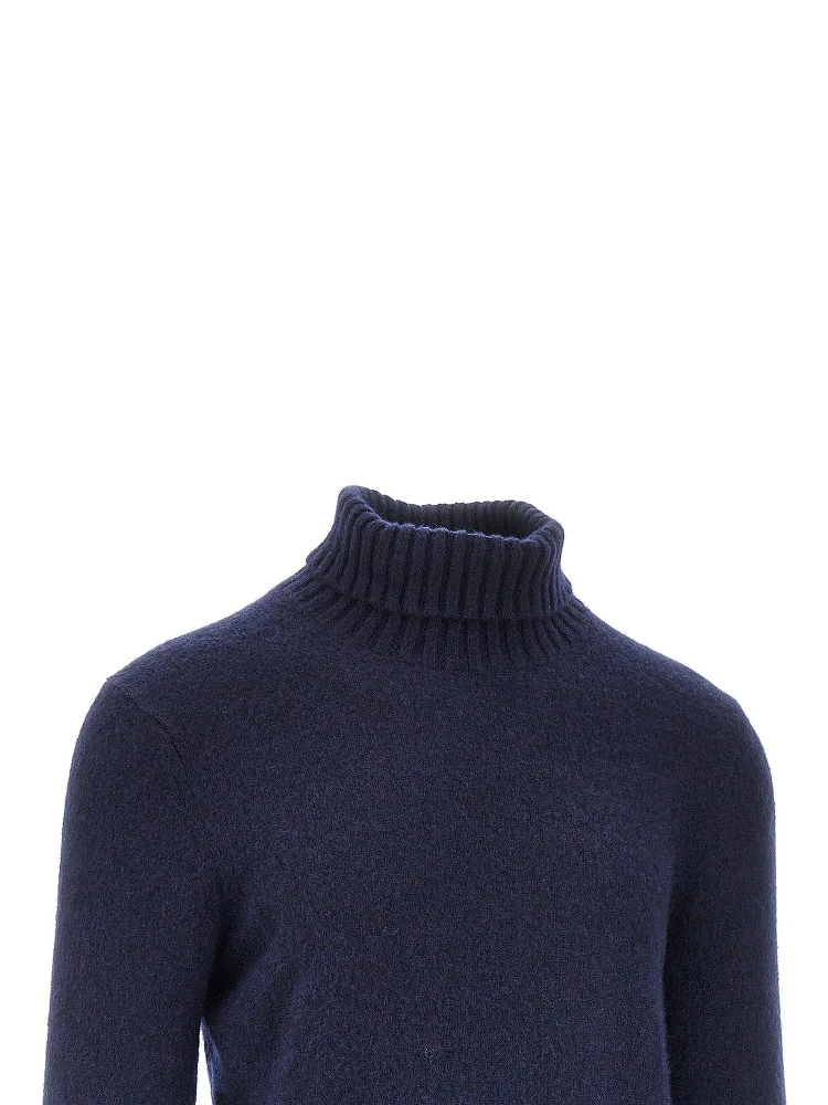 Cashmere-blend turtleneck sweater alternative