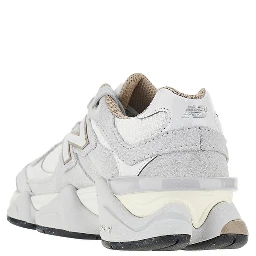 حذاء رياضي 9060
