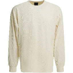 Long-sleeved t-shirt