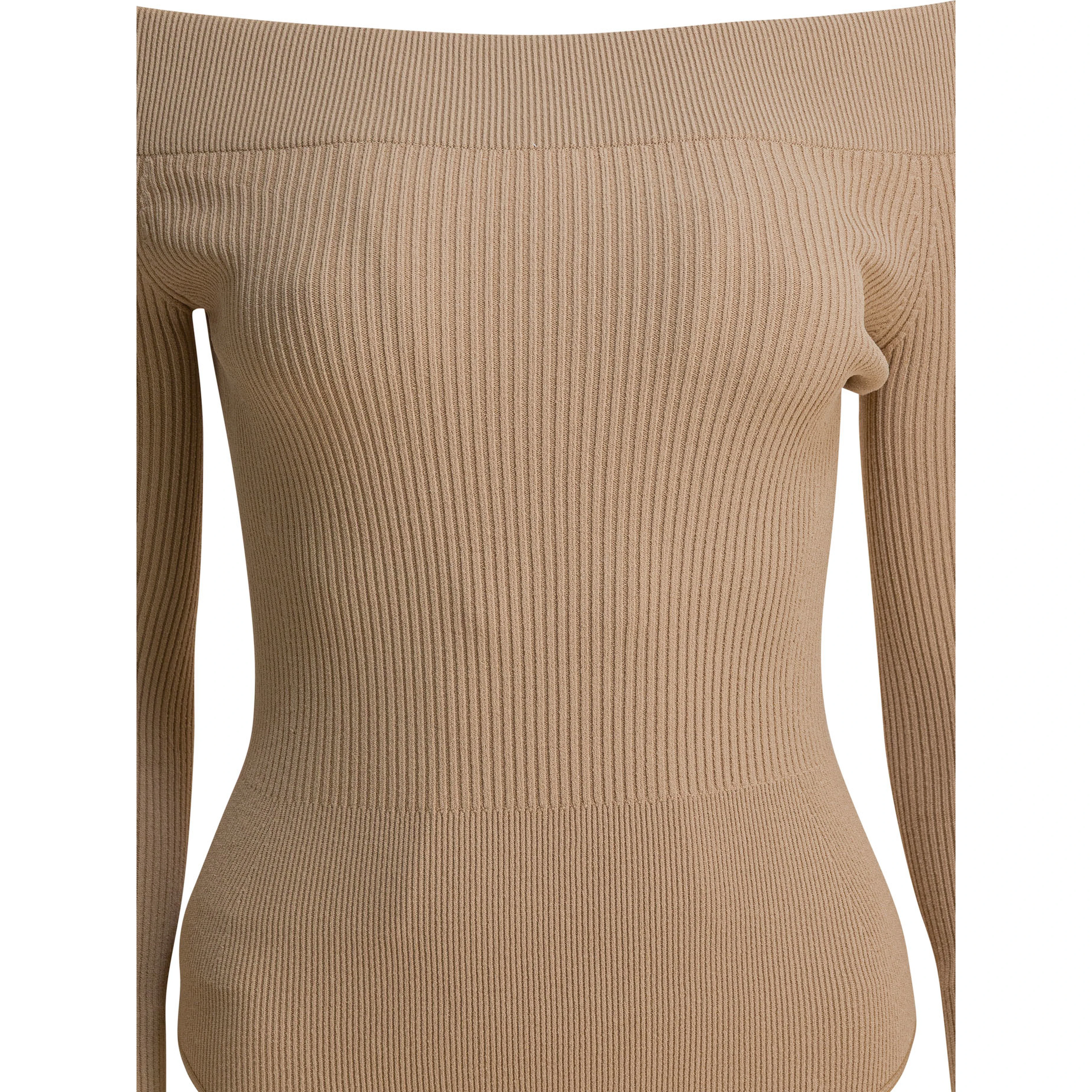 Body off-shoulder