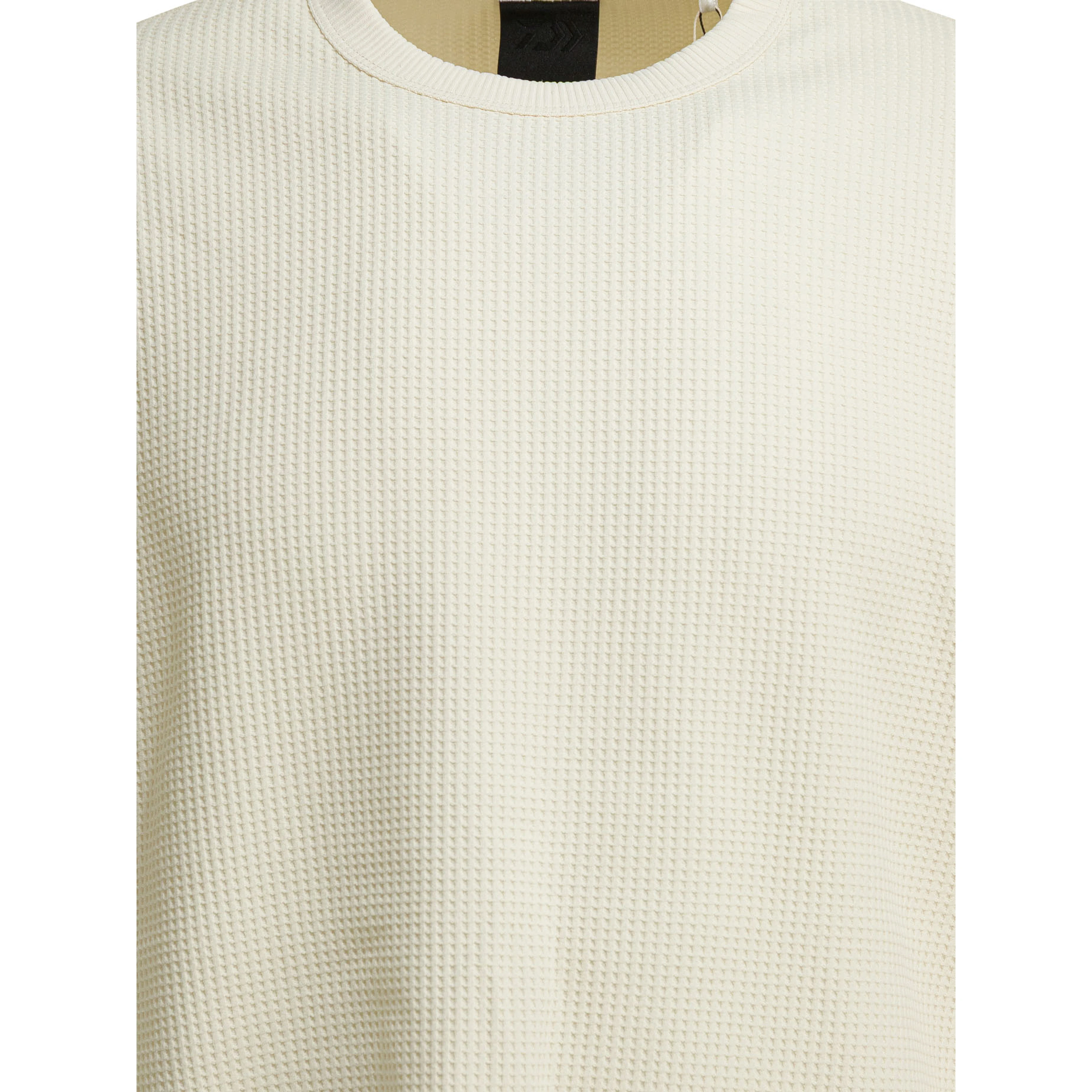 Long-sleeved t-shirt