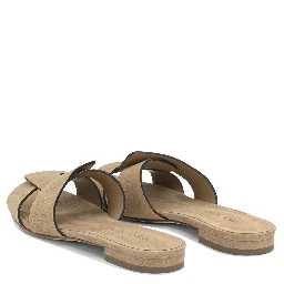 "Aria" Slides