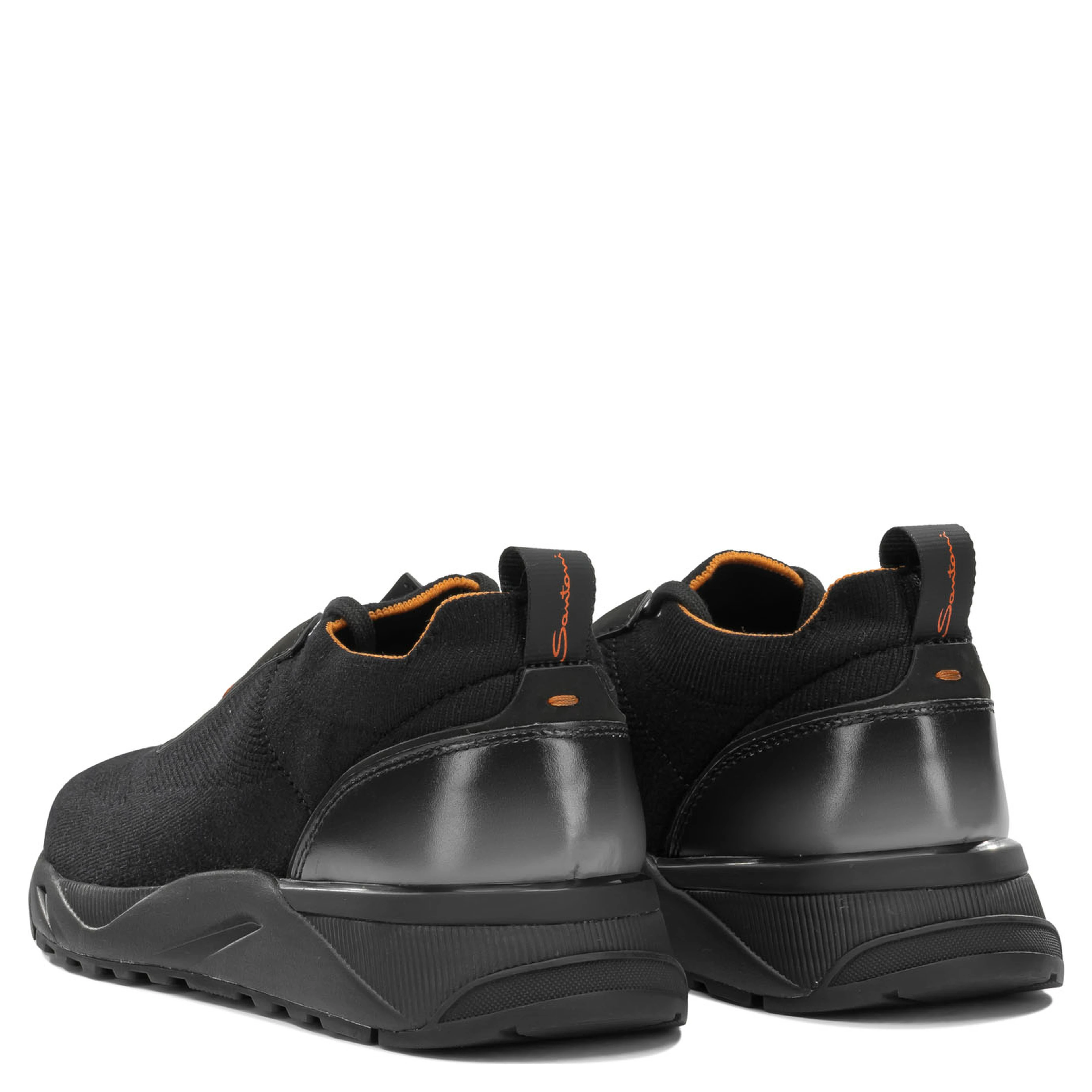 Low-top sneakers made of mesh and leather