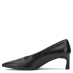 Heeled shoes