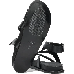 Low leather sandals