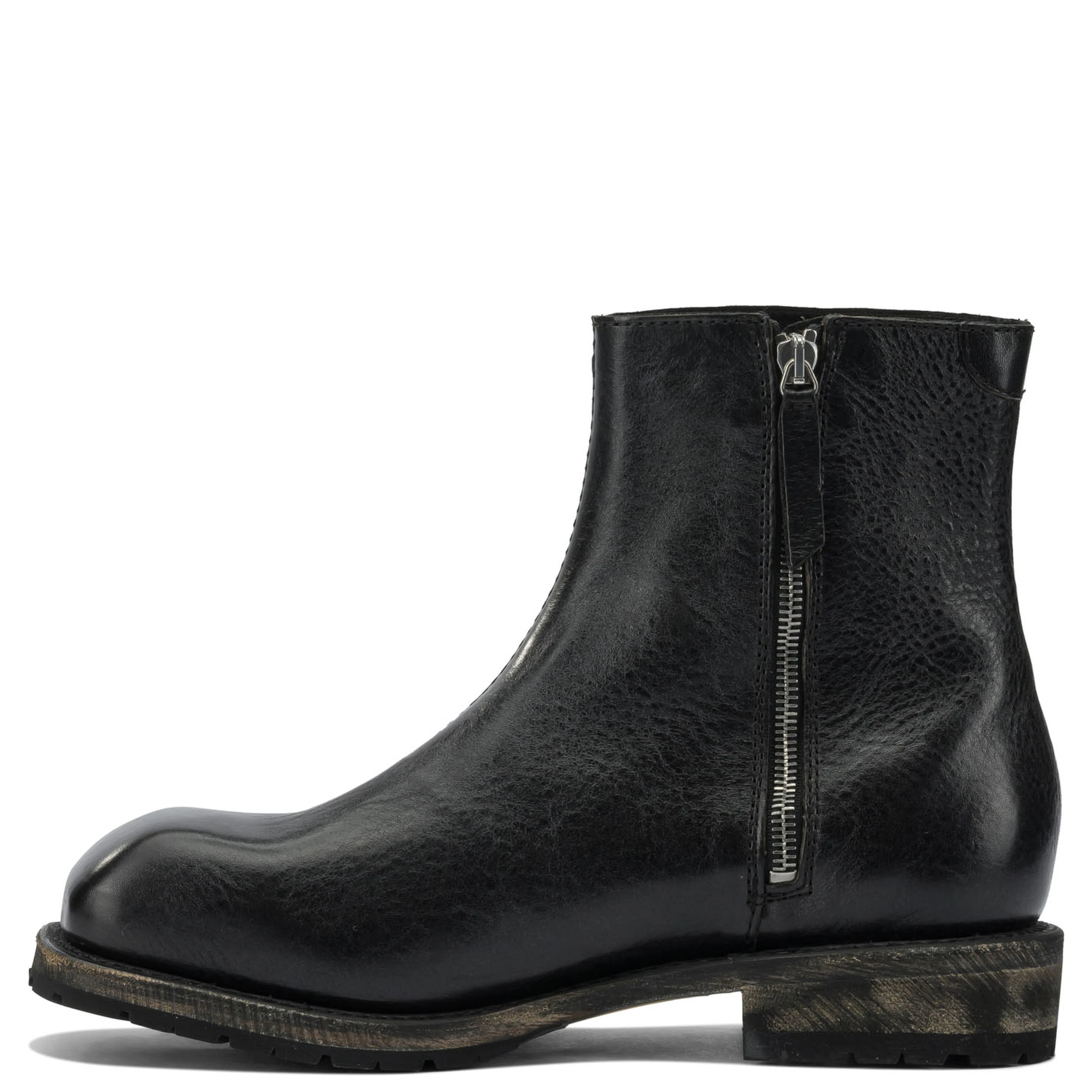 "Engine" zipped ankle boots