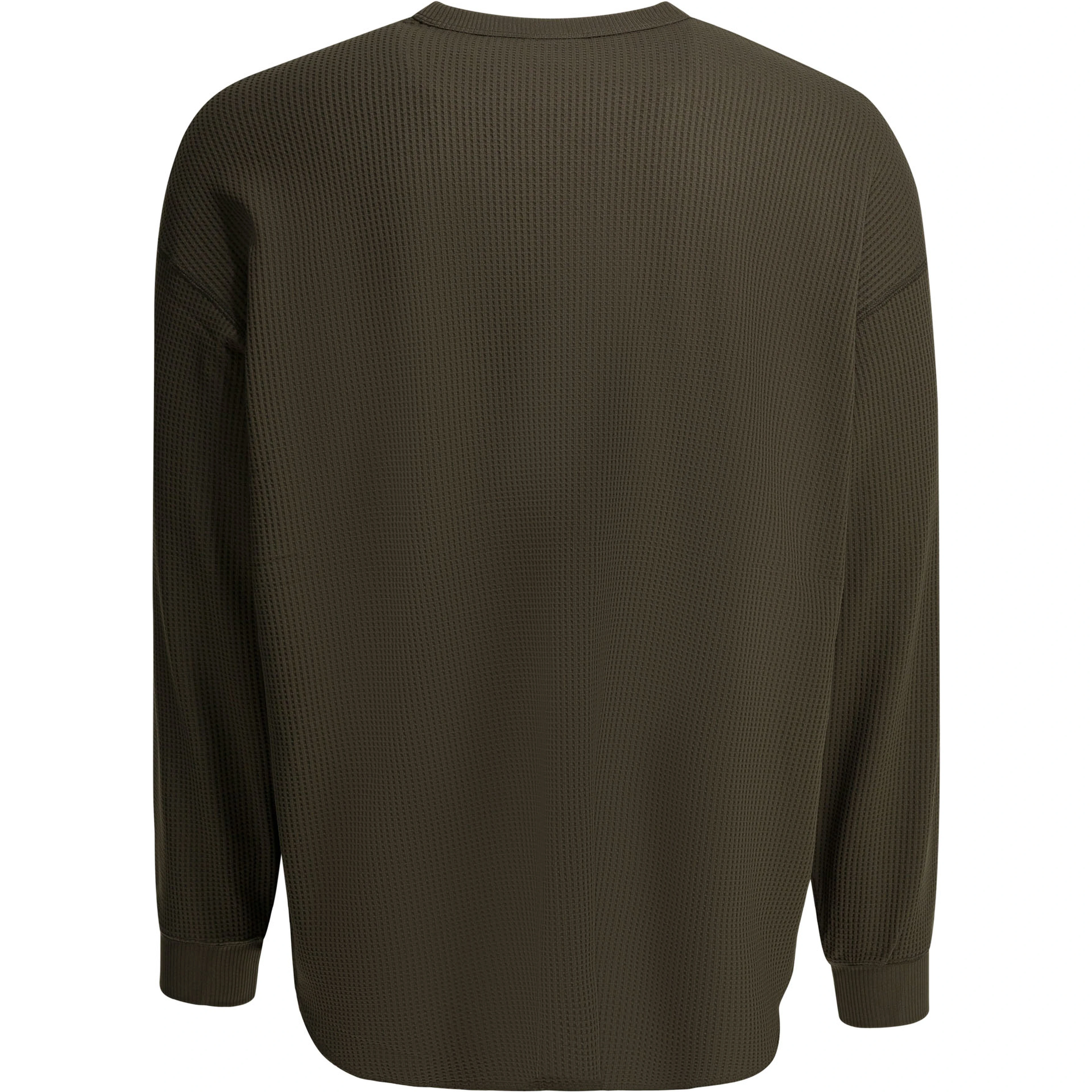 Long-sleeved t-shirt