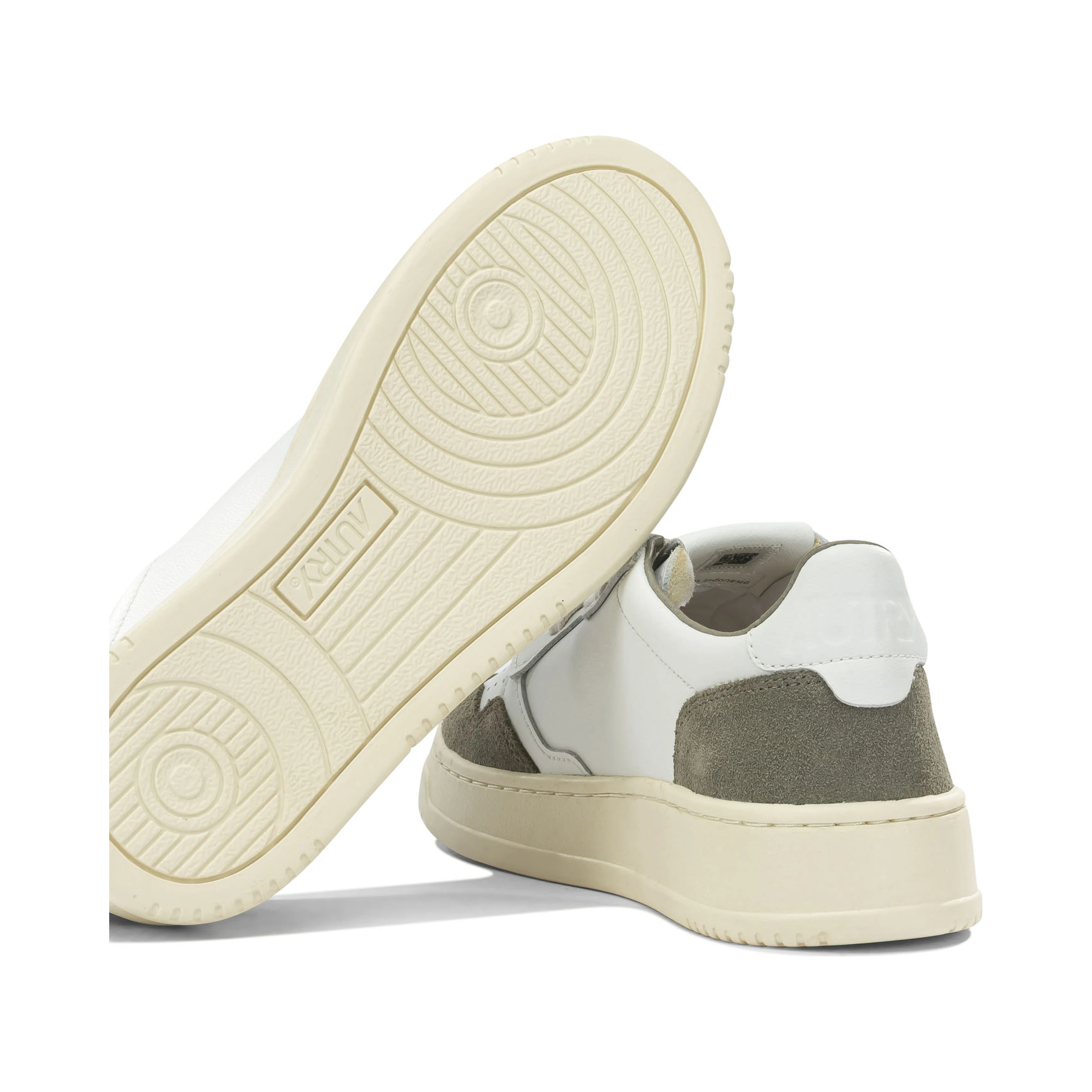 "Medalist Low" Low-Top Sneakers