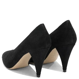 Heeled shoes