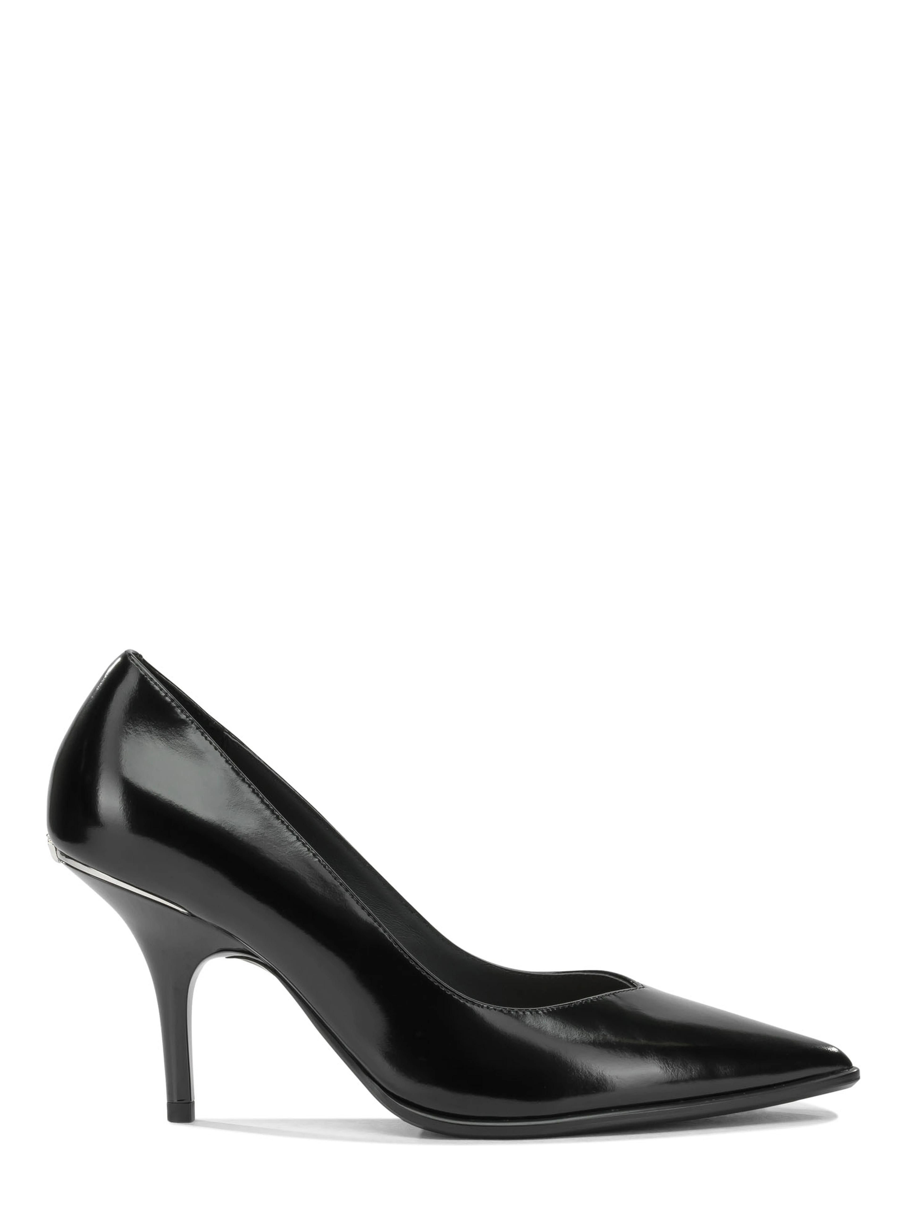 Heeled shoes