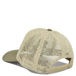 Trucker cap with logo
