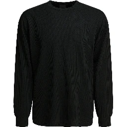 Long-sleeved t-shirt