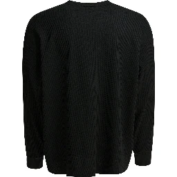 Long-sleeved t-shirt