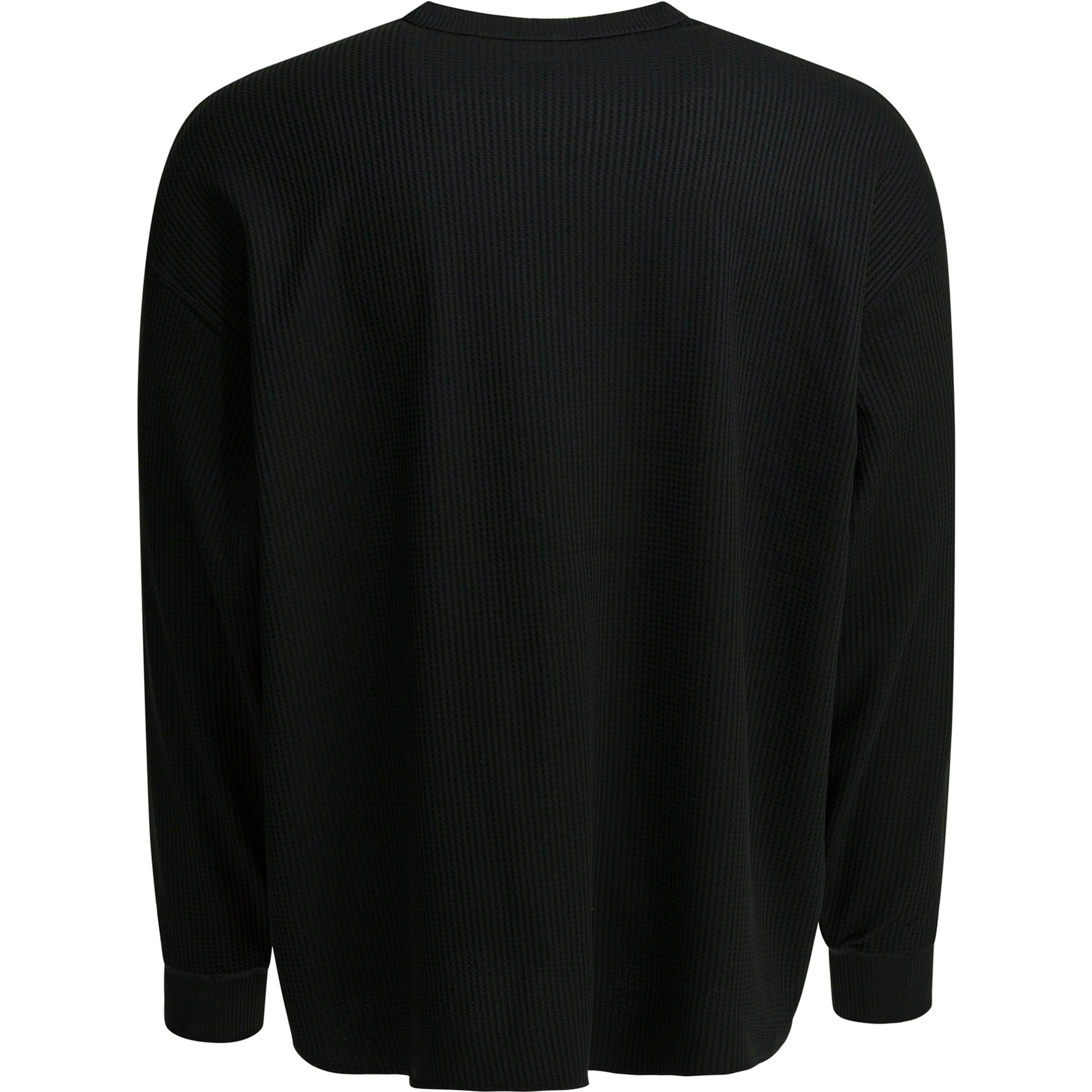 Long-sleeved t-shirt